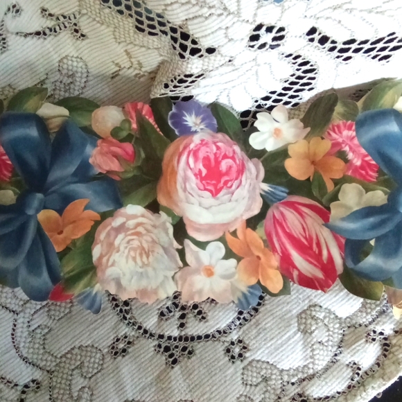 Other - 2 rolls of beautiful flower border
